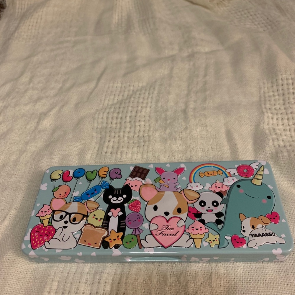 TooFaced Clover eyeshadow palette